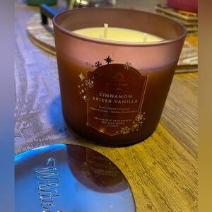 Bath and Body Works-Cinnamon Spiced Vanilla 3 Wick Candle-Brand New!!
